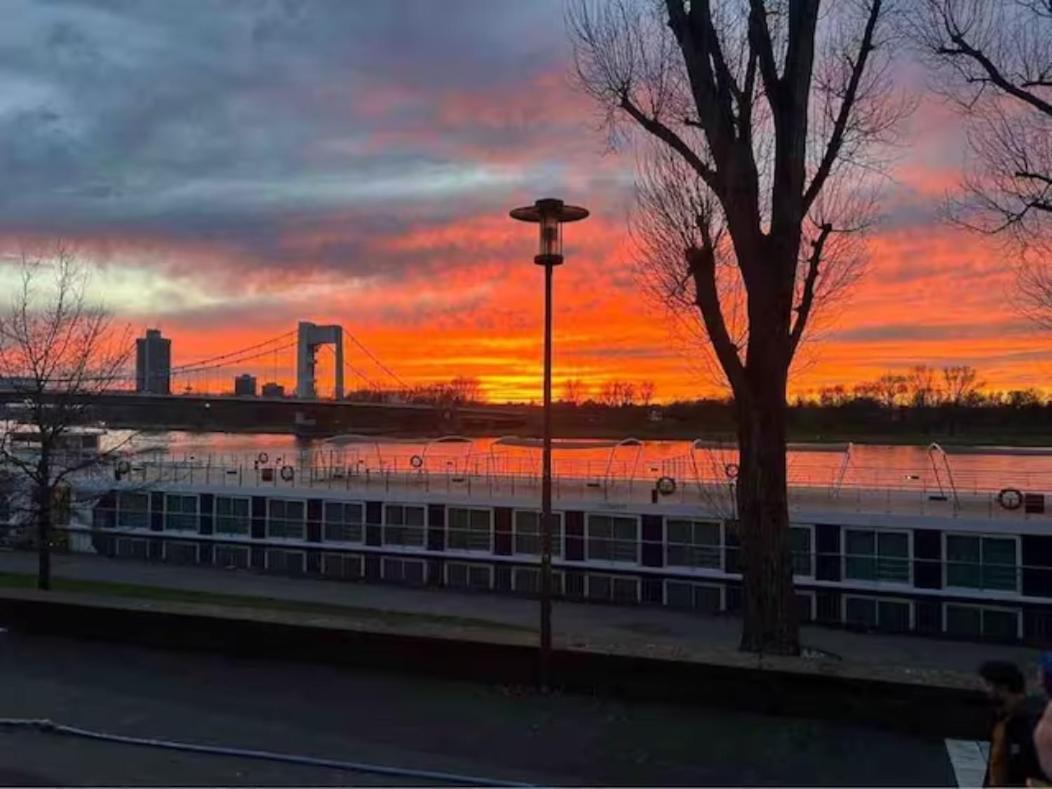 Zimmer In Koeln エクステリア 写真